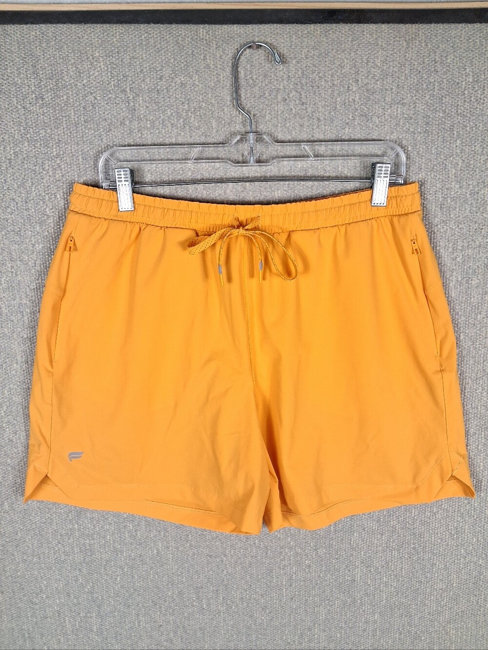 Fabletics The One Short Mens Large Active Athletic Running Gym Unlined 5" Inseam